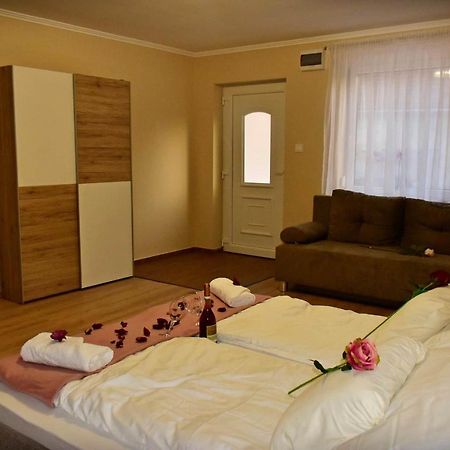 Napfény Apartman Makó Exterior foto