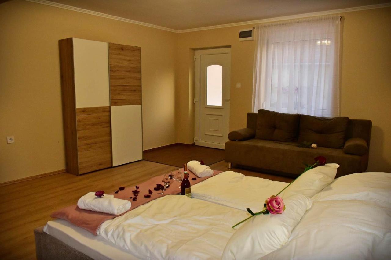 Napfény Apartman Makó Exterior foto