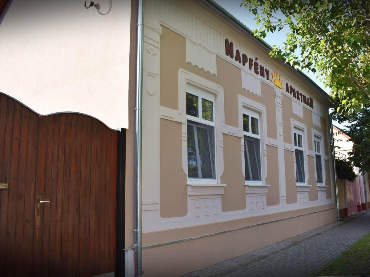Napfény Apartman Makó Exterior foto